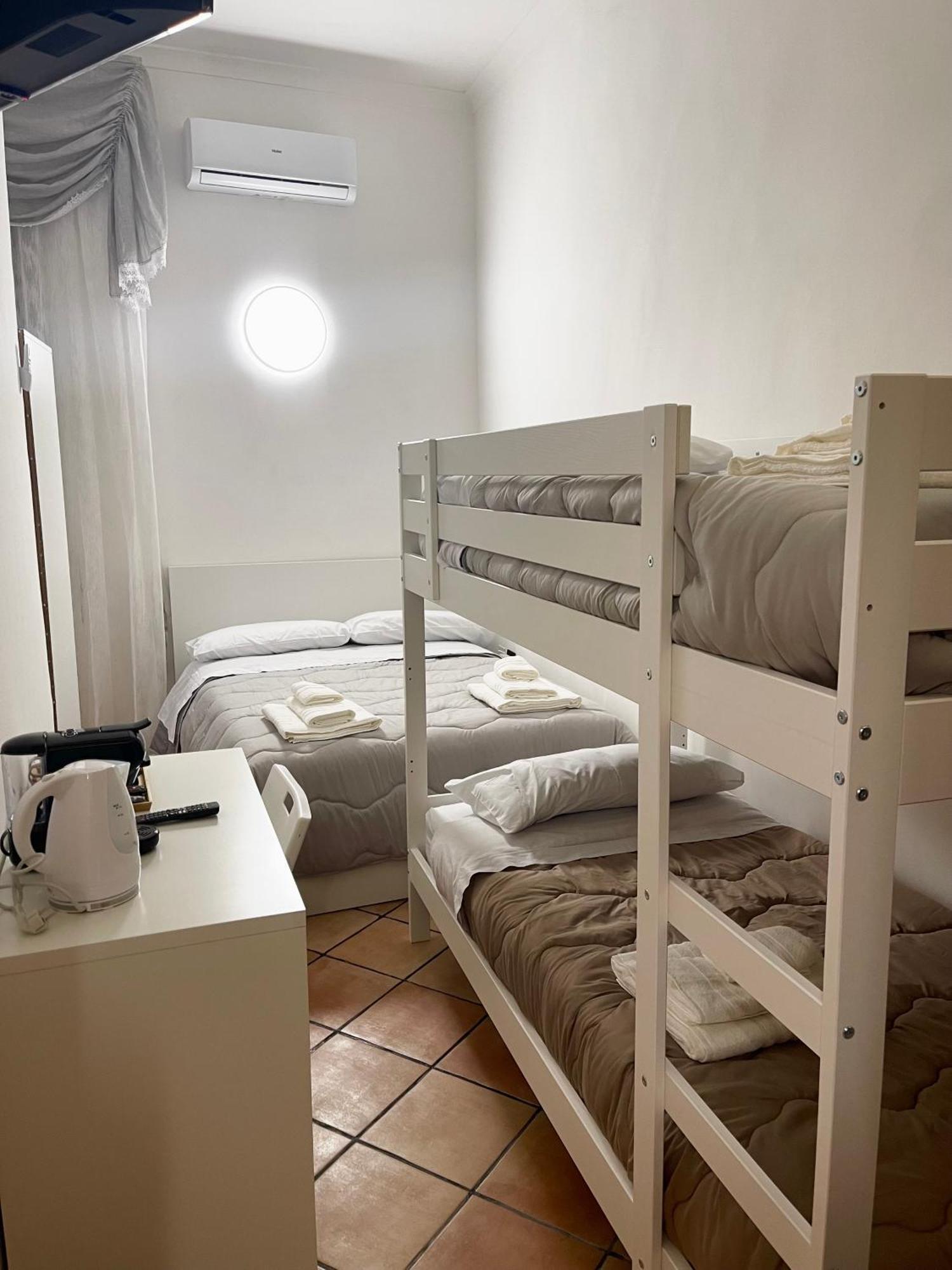 House Caracciolo By Loveinthetravel Naples Luaran gambar